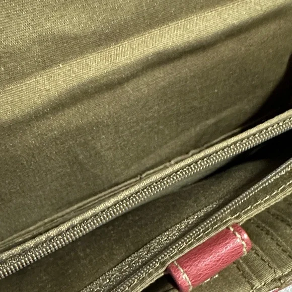 Vintage Red Leather Wallet with Stitching - Picture 6 of 7